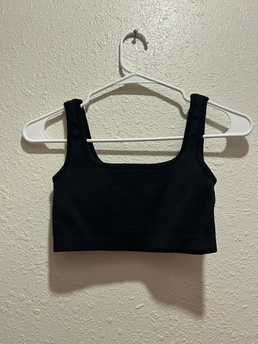 Black Ribbed Crop workout top - Picture 3 of 5